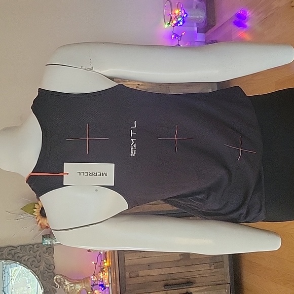 Merrell Tank Top And Tight Set - Picture 5 of 16